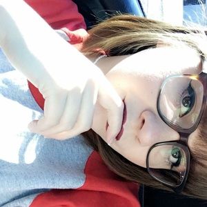 Meet your Posher, Cayla